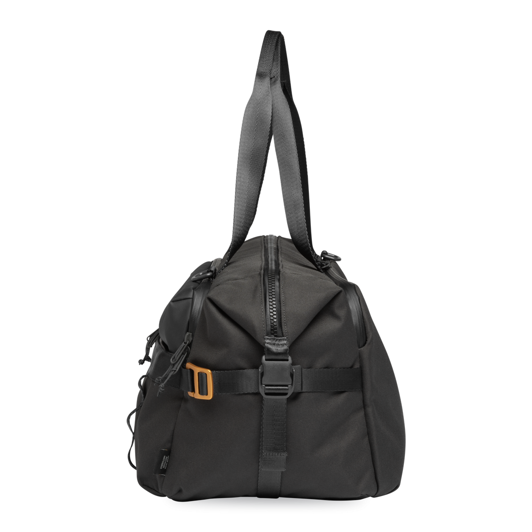 Dometic Unrestricted Duffel 25L external organizer pockets