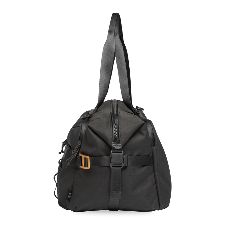 Dometic Unrestricted Duffel 25L external organizer pockets