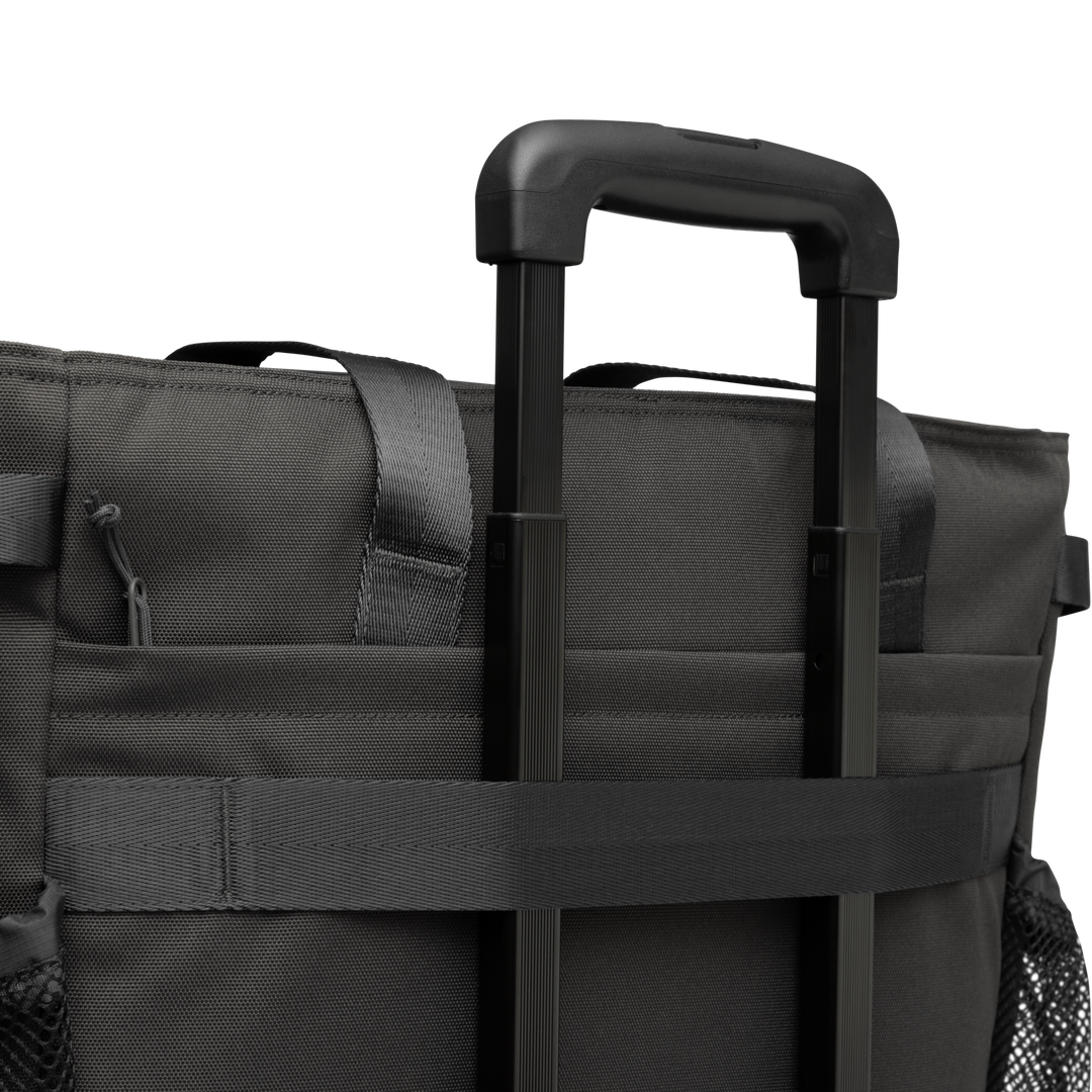 Dometic Unrestricted Tote XL laptop sleeve