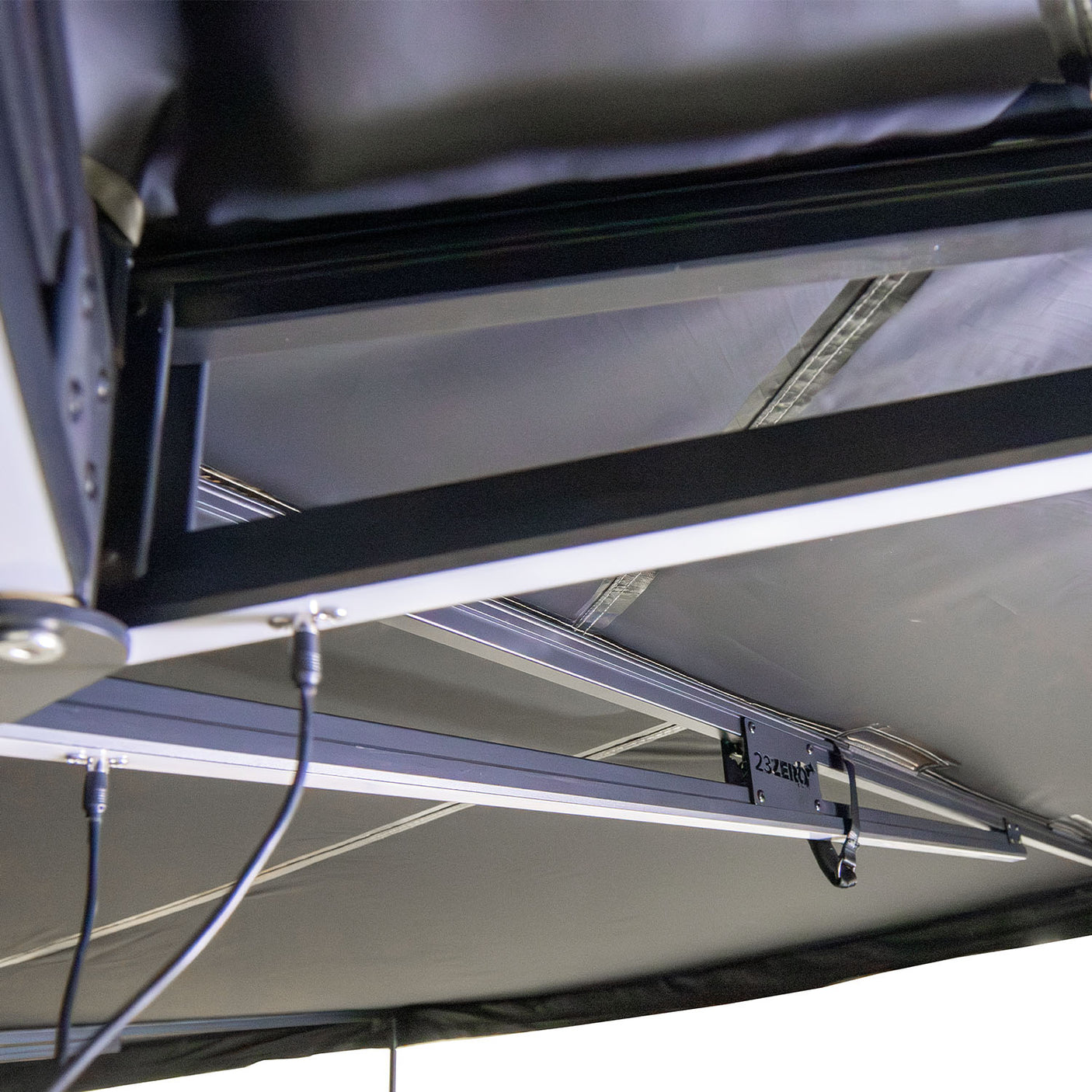 23ZERO PEREGRINE PRO 6 ARM FREESTANDING 270-DEGREE AWNING