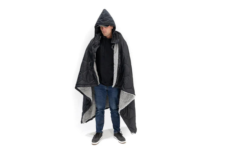 FREESPIRIT RECREATION Anywhere Poncho/Puff Blanket