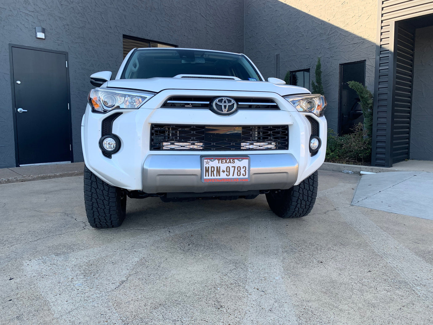 2014-2020 Toyota 4Runner 32" Hidden Grille LED Light Bar Brackets/Combo - Cali Raised LED