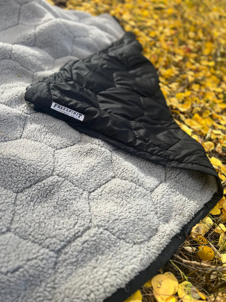 FREESPIRIT RECREATION Anywhere Poncho/Puff Blanket