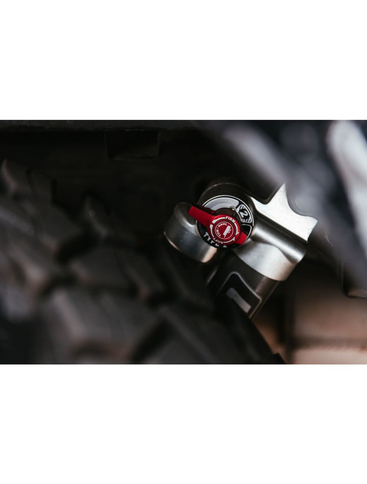 Teraflex 2015+ Ford F-150: Falcon 2.25” Sport Tow/Haul Shock Leveling System
